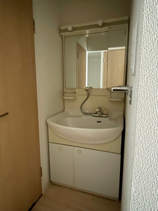 物件内観写真8　(洗面)