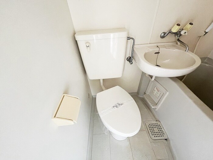 物件内観写真8　(トイレ)