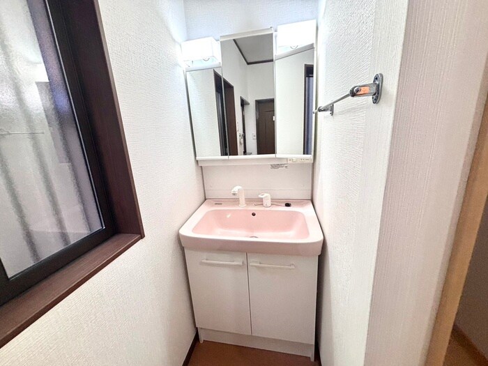 物件内観写真11　(洗面)