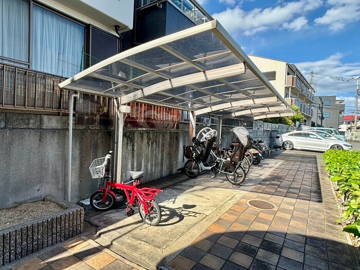 物件外観写真6　(駐輪場)
