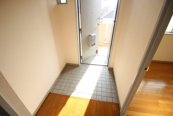 物件内観写真15　(玄関)