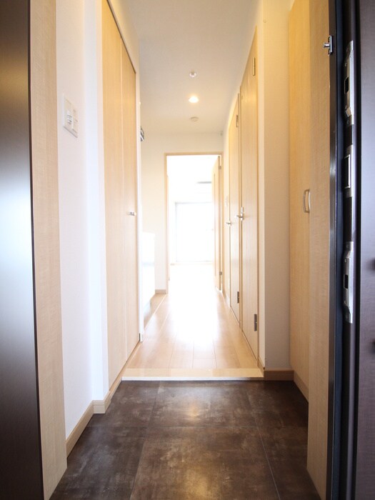 物件内観写真7　(玄関)