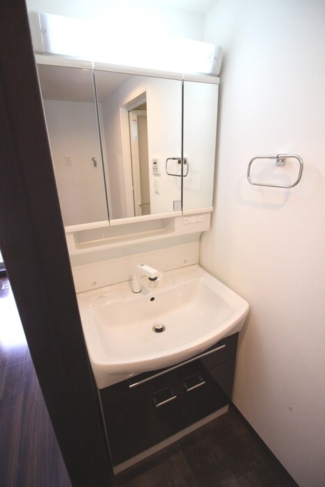 物件内観写真11　(洗面)