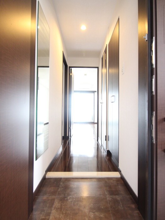 物件内観写真12　(廊下)