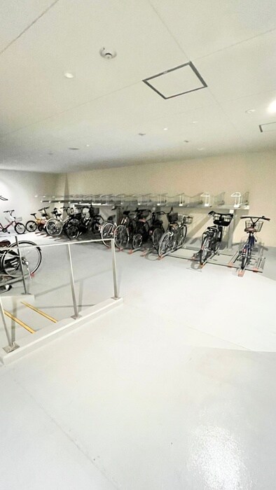 物件外観写真6　(駐輪場)