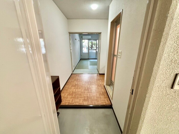 物件内観写真17　(廊下)