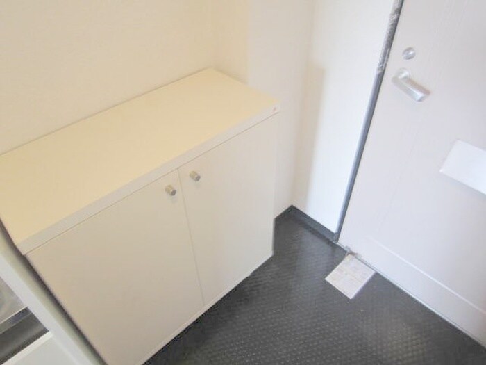 物件内観写真14　(玄関)