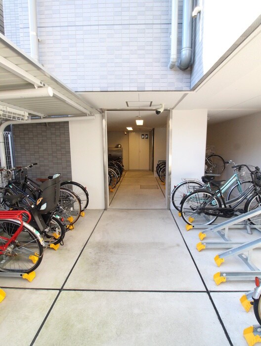 物件外観写真5　(駐輪場)
