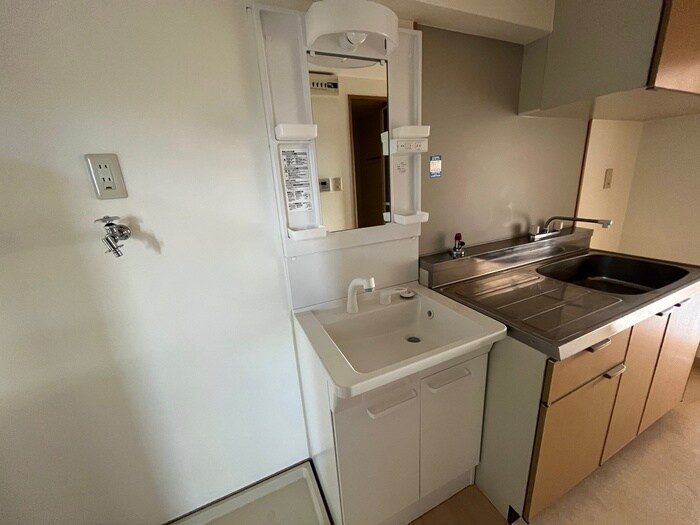 物件内観写真9　(洗面)