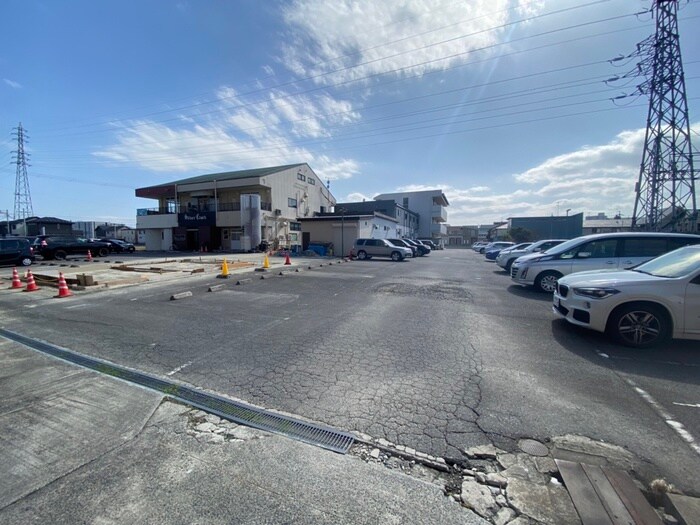物件外観写真3　(駐車場)
