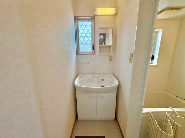 物件内観写真9　(洗面)