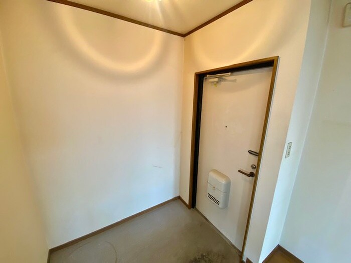 物件内観写真13　(玄関)