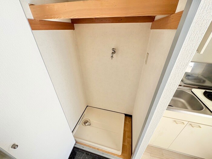 物件内観写真12　(洗濯機置場)