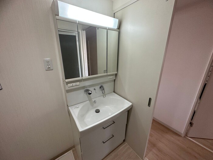 物件内観写真9　(洗面)