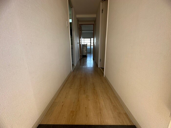 物件内観写真18　(廊下)