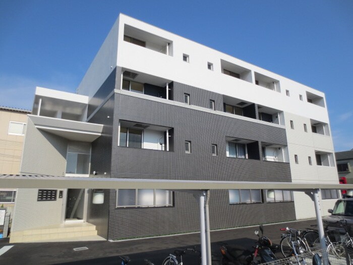 物件外観写真6　(駐車場)