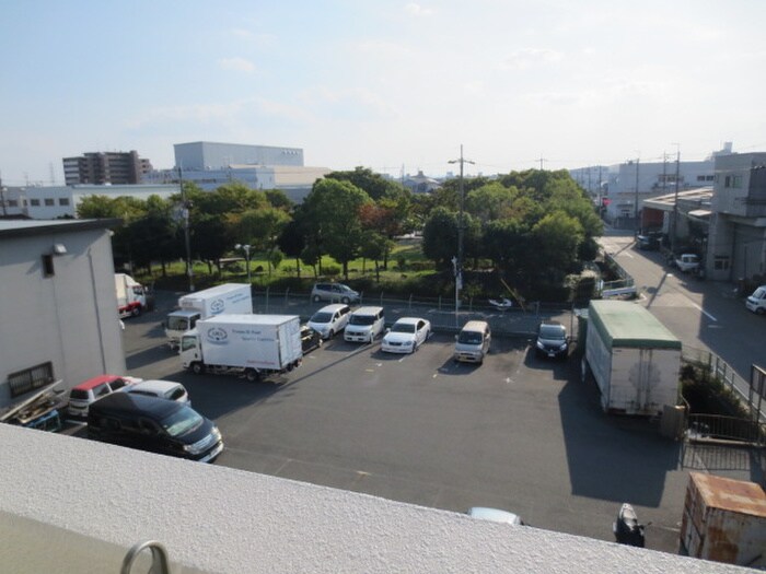 物件内観写真18　(室内からの展望)