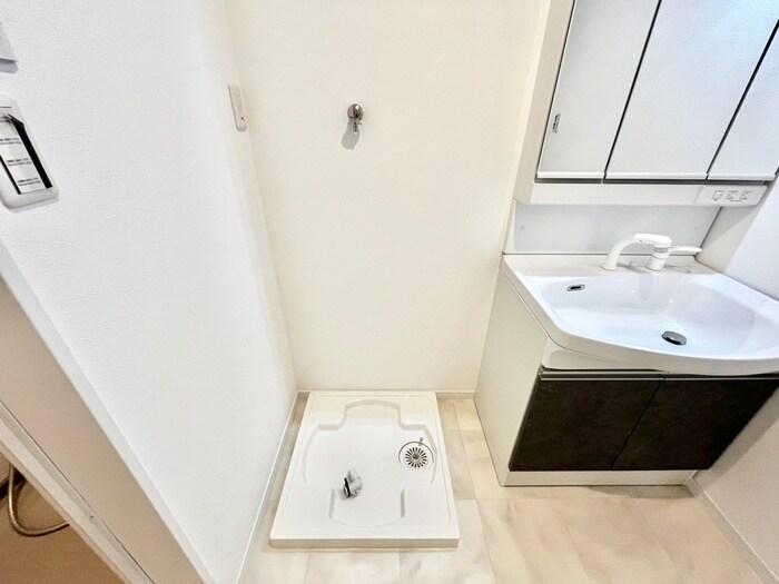 物件内観写真16　(洗濯機置場)