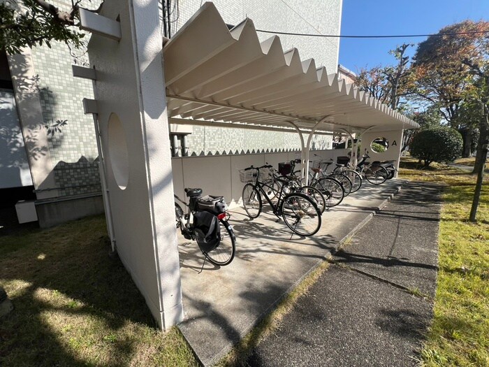 守山駅前東住宅Ⅰ-203号の駐輪場