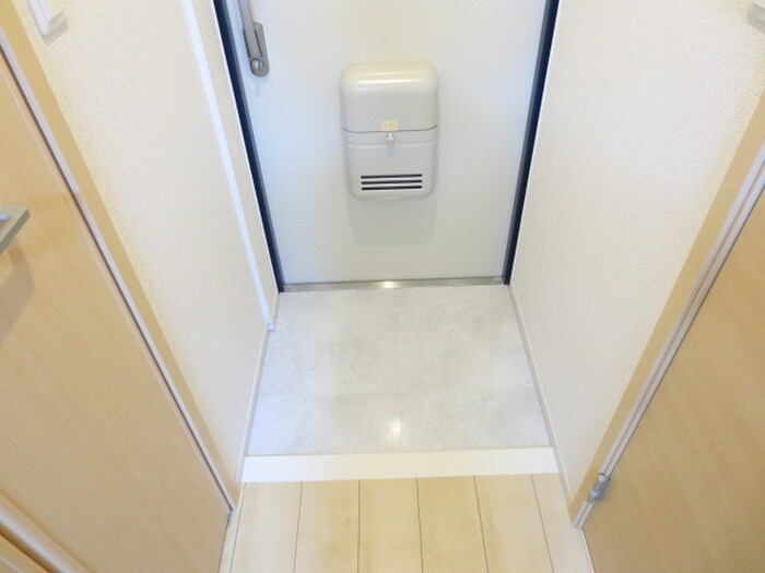 物件内観写真10　(玄関)