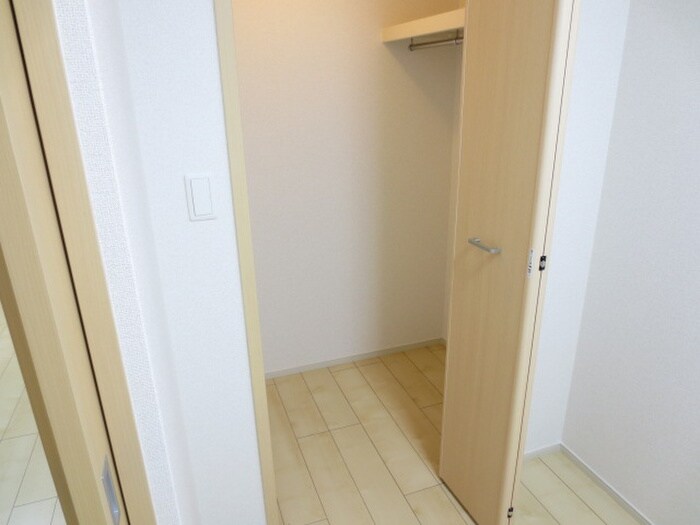 物件内観写真11　(収納)