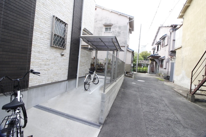物件外観写真4　(駐輪場)