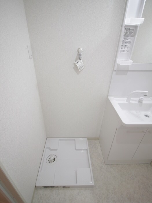 物件内観写真14　(洗濯機置場)