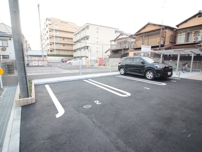 物件外観写真5　(駐車場)