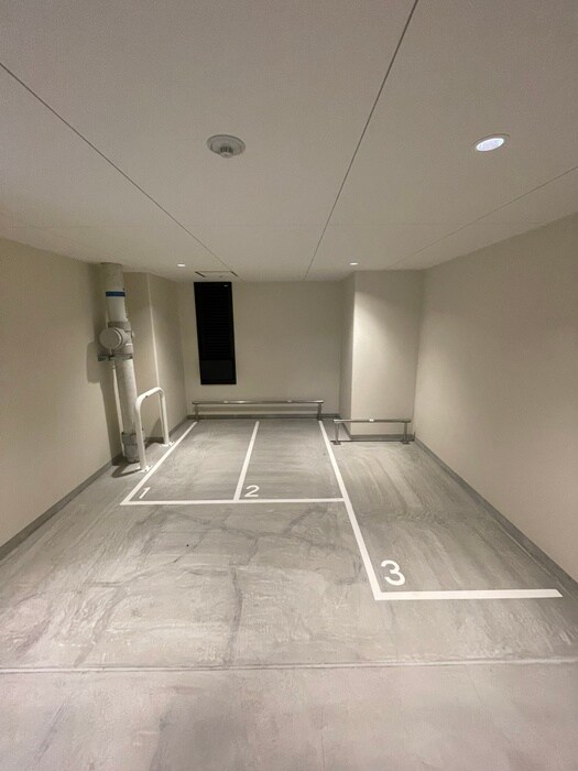 物件外観写真6　(バイク置き場)