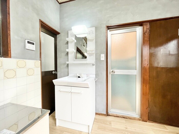 物件内観写真11　(洗面)