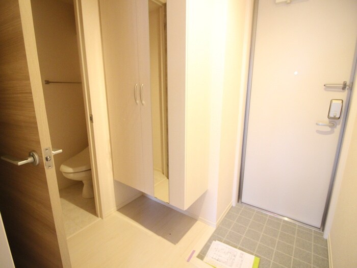 物件内観写真15　(玄関)