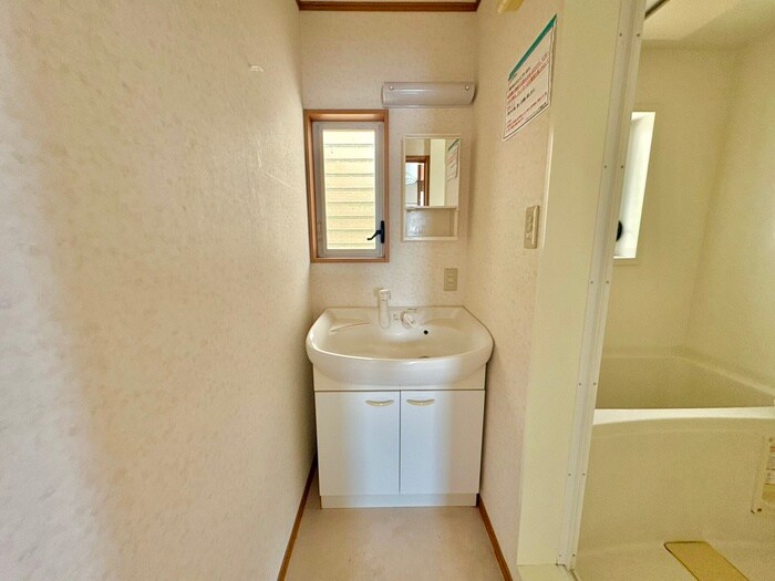 物件内観写真9　(洗面)