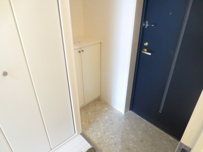 物件内観写真9　(玄関)