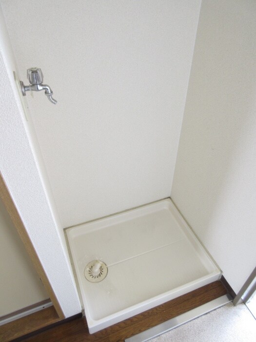 物件内観写真14　(洗濯機置場)