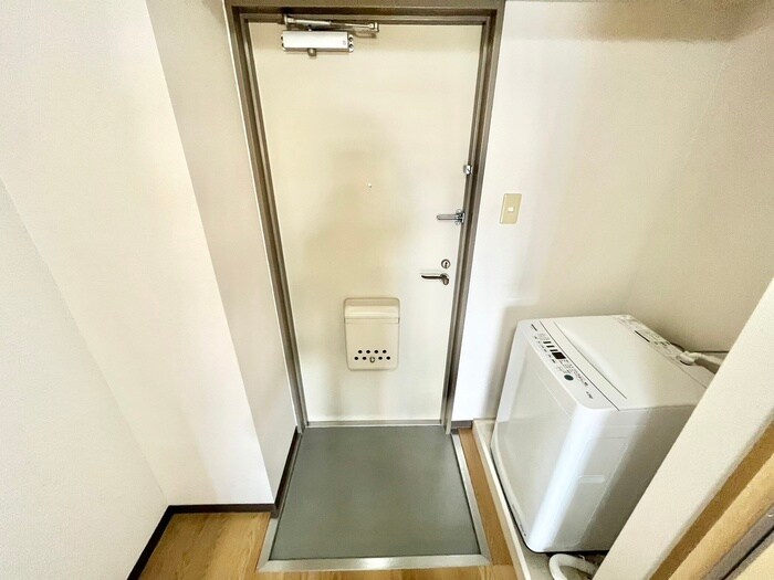 物件内観写真14　(玄関)