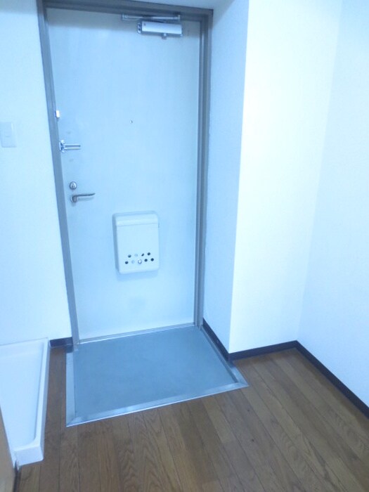 物件内観写真15　(玄関)