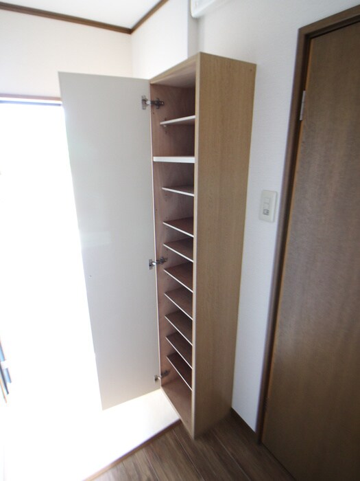 物件内観写真8　(靴箱)