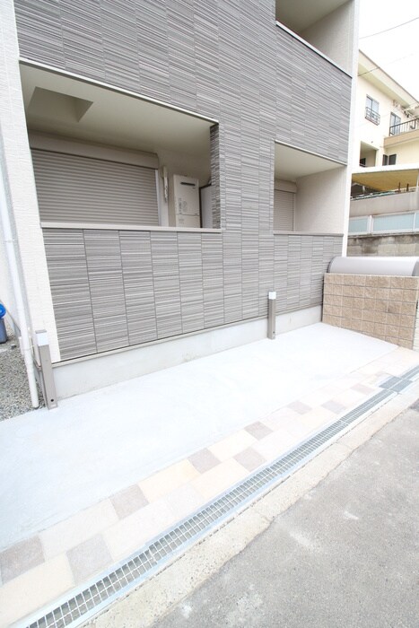 物件外観写真2　(駐輪場)