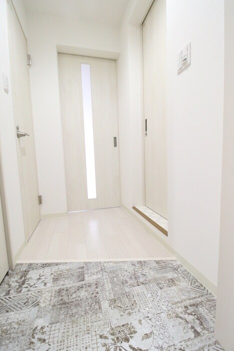 物件内観写真13　(玄関)