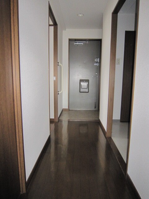 物件内観写真16　(廊下)