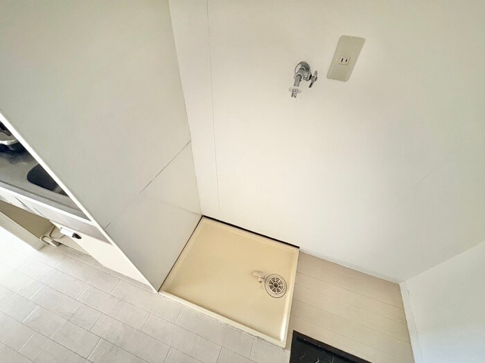 物件内観写真13　(洗濯機置場)