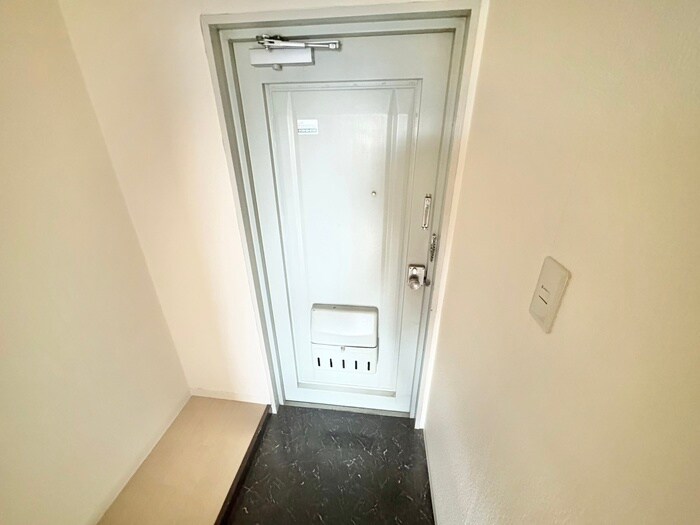 物件内観写真14　(玄関)