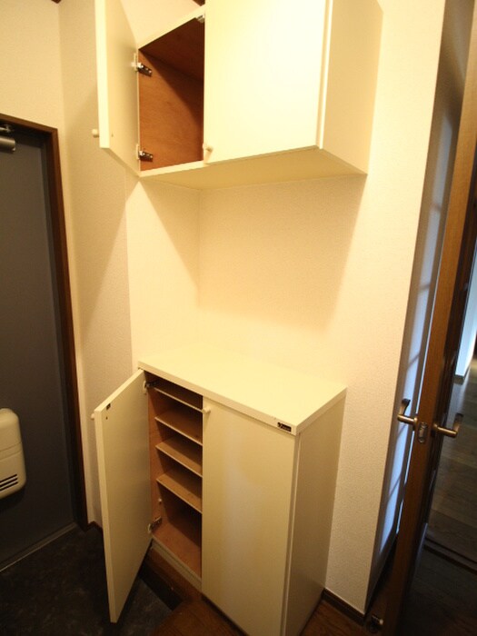 物件内観写真8　(靴箱)