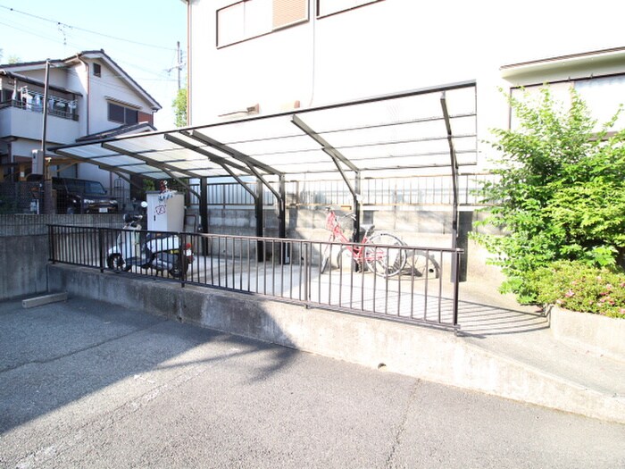物件外観写真6　(駐輪場)