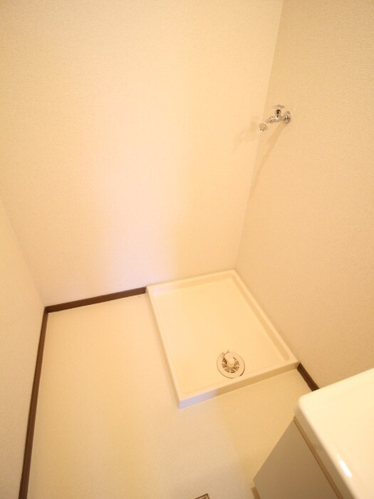 物件内観写真12　(洗濯機置場)