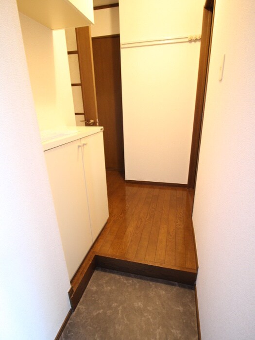 物件内観写真18　(玄関)