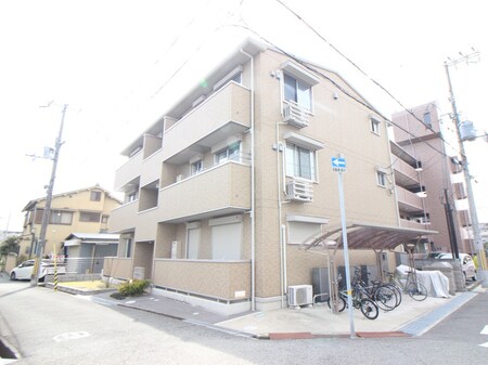 ロイヤルメゾン２外観写真