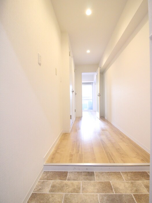 物件内観写真12　(玄関)