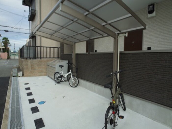 物件外観写真3　(駐輪場)