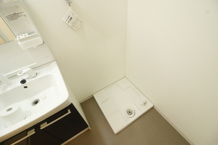 物件内観写真13　(洗濯機置場)